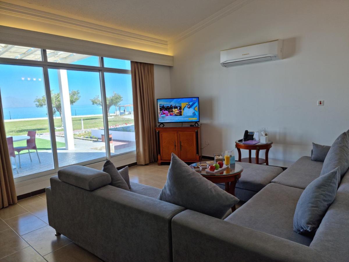 Holiday Beach Resort ดิบบา ภายนอก รูปภาพ