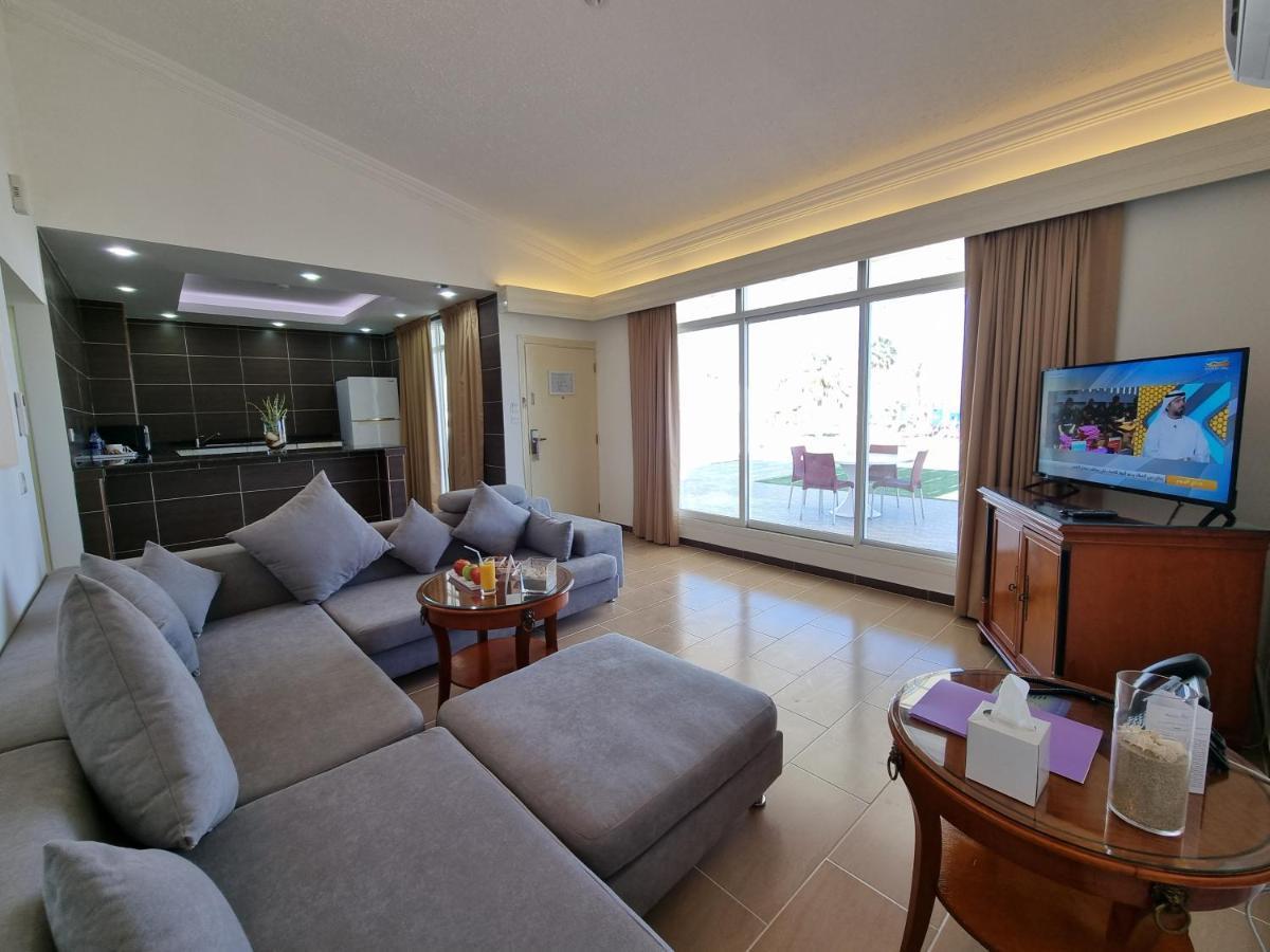 Holiday Beach Resort ดิบบา ภายนอก รูปภาพ