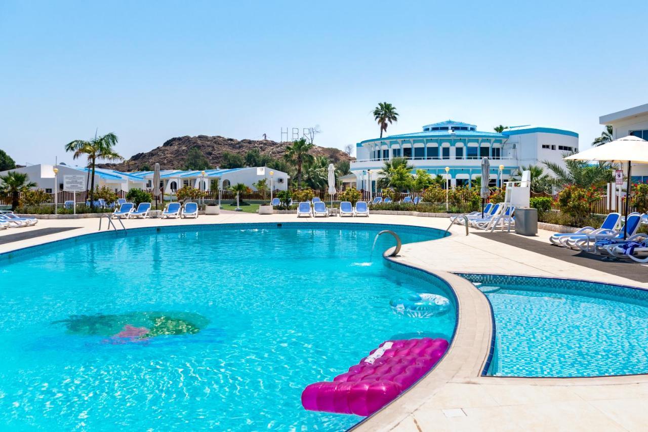 Holiday Beach Resort ดิบบา ภายนอก รูปภาพ